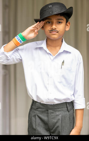 Neuf ans d'un jeune Indien habillé en Shaheed Bhagat Singh à l'occasion de la Journée de l'indépendance de l'Inde, 15 août, 2019. Banque D'Images
