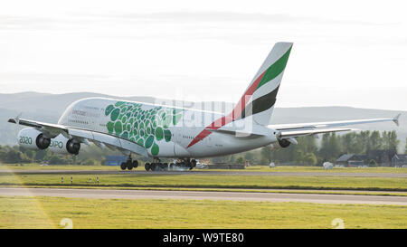 Glasgow, Royaume-Uni. 12 mai 2019. Unis Airbus A380 Super Jumbo vu à Glasgow au départ de Dubaï. Crédit : Colin Fisher/CDFIMAGES.COM Banque D'Images