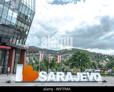 J'aime Sarajevo signe devant le centre-ville de Sarajevo comme BH Telecom campagne entreprise Banque D'Images