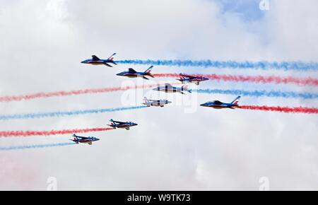 8-Alpha jet avion de l'élite française, l'équipe de vol acrobatique "Patrouille de France" à la Royal International Air Tattoo 2019 Banque D'Images