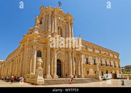 Syracuse Cathédrale Métropolitaine, Nativité de Sainte Marie, la vieille ville de Syracuse, Sicile, Italie. Banque D'Images