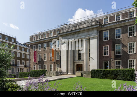 Maison d'amis, d'Euston Road, Londres ; le bureau central pour les Quakers en Grande-Bretagne. Banque D'Images