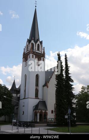 Blick auf die Katholische Kirche St. Bonifatius im Zentrum von Bad Nauheim à Hessen Banque D'Images