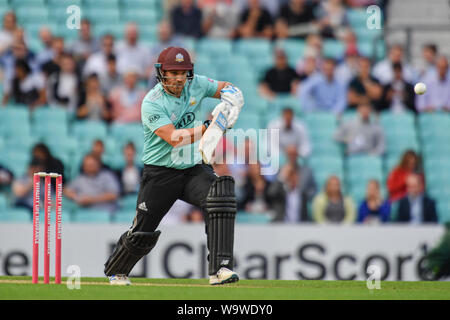 Londres, Royaume-Uni. Août 15, 2019. Aaron. Finch de Surrey Cricket Club pendant T20 Dispositif souffle de vitalité entre vs Surrey Sussex à la Kia Oval Cricket Ground le Jeudi, août 15, 2019 à Londres en Angleterre. Credit : Taka G Wu/Alamy Live News Banque D'Images