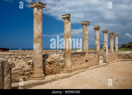 Piliers dans les ruines de la Maison de Theseus à Kato Pafos, Paphos, Chypre Banque D'Images