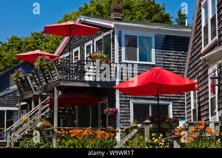 Les maisons de style Nouvelle Angleterre dans SITESTONINGTON un important port de pêche du homard et destination touristique - DEER ISLAND, MAINE Banque D'Images