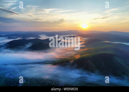 Plus grand hinggan mountain sunrise Banque D'Images