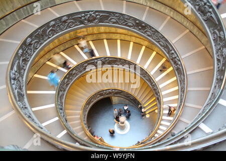 Escalier Bramante au Musée du Vatican Banque D'Images