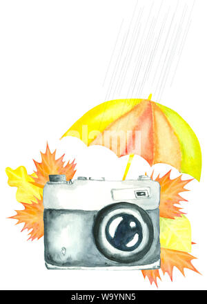 Appareil photo rétro aquarelle décoré de parapluie et les feuilles d'automne avec la pluie et la copie de l'espace sur fond blanc Banque D'Images