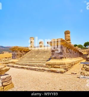 Restes du Temple de Jupiter, l'un des trois temples de la Triade Capitoline terrasse. Baelo Claudia Site archéologique. Tarifa, Espagne. Banque D'Images