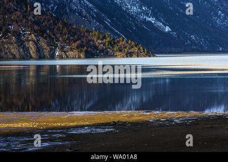 Zhiran Lin wu lake au Tibet Banque D'Images