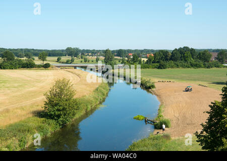 Deutschland, Münsterland, Kreis Coesfeld, Olfen, Blick über die von der Steveraue" reibogenbrücke « Banque D'Images