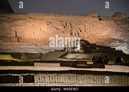 Huaca Huallamarca,Pyramides,Motifs de cérémonie,Inhumations,Lima, Pérou, Amérique du Sud Banque D'Images