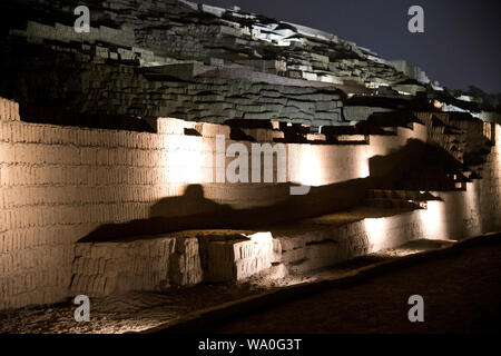 Huaca Huallamarca,Pyramides,Motifs de cérémonie,Inhumations,Lima, Pérou, Amérique du Sud Banque D'Images