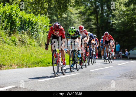 Bosdarros, France - 19 juillet 2019 : le peloton féminin équitation de Bosdarros durant la course par le Tour de France 2019 Banque D'Images