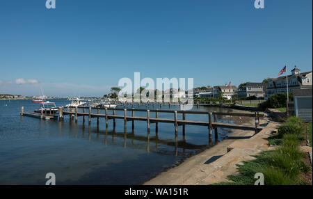 Quais à la plage sur Port de Hyannis, Hyannis, Massachusetts, USA Banque D'Images