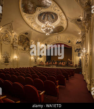 L'intérieur de la Douma Theatre à Budapest, Hongrie. Banque D'Images