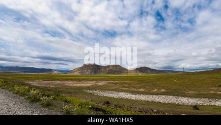 Turquie : paysage vu sur la route d'Igdir à Dogubayazıt, dans l'Est de la Turquie près du mont Ararat et la frontière iranienne et Arménienne Banque D'Images