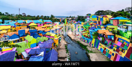 Kampung Warna-Warni Jodipan, le Village de couleur à Malang, Indonésie Banque D'Images