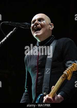 Alges, PORTUGAL : Smashing Pumpkins en live sur la 3e et dernière journée de festival NOS vivants en Alges, Samedi, Juillet 13, 2019. Avec : Billy Corgan Où : Lisboa, Portugal Quand : 13 Jul 2019 Crédit : Rui M Leal/WENN.com Banque D'Images