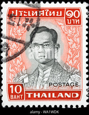 Bhumibol Adulyadej, le Roi Bhumibol le Grand, Rama IX (1927-2016), Roi de Thaïlande, timbre-poste, Thaïlande, 1972 Banque D'Images