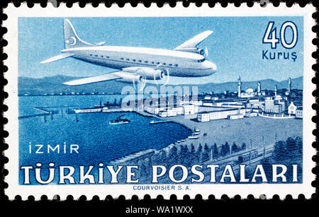 Douglas DC-6 avion sur Izmir, timbre-poste, Turquie, 1949 Banque D'Images