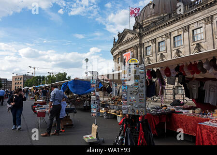 L'Antique et du marché du livre près de la Musée de Bode, Berlin, Allemagne. Banque D'Images