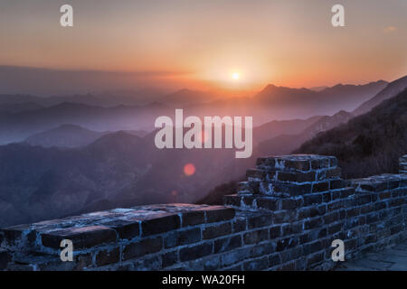 Mutian Beijing Great Wall vallée le coucher du soleil Banque D'Images