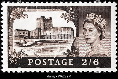 Carrickfergus Castle, dans le comté d'Antrim, Irlande du Nord, la reine Elizabeth II, série Wilding, timbre-poste, UK, 1959 Banque D'Images