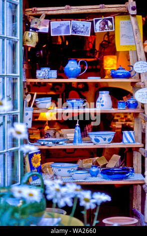 La Provence est la terre de poterie et de faïences. Ancienne poterie centres peuvent être trouvés dans différents villages de la région. Banque D'Images