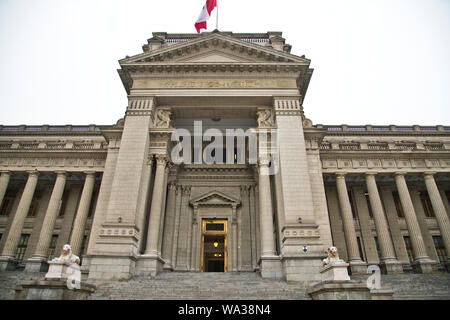 Les édifices gouvernementaux,Maisons,appartements,, Spanih péruvienne Lima,Pérou,Capital,boutiques,, églises, places de la ville, supermarchés, Vigogne Châles,Amérique du Sud Banque D'Images