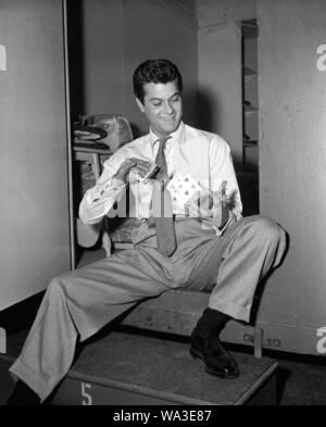 TONY CURTIS dans HOUDINI (1953), réalisé par George Marshall. Credit : PARAMOUNT PICTURES / Album Banque D'Images