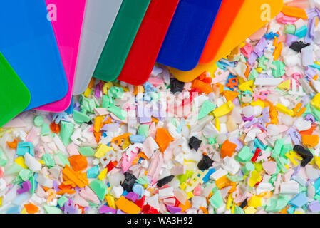 En plastique de couleur de broyats in lab Banque D'Images