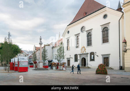 Eglise Saint Sauveur (église des Jésuites) dans l'ancienne ville de Bratislava, Slovaquie Banque D'Images