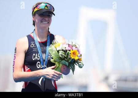 Odaiba, Tokyo, Japon. Août 17, 2019. Claire Cashmore (GBR) Triathlon : 2019 Coupe du monde de triathlon ITU Para Tokyo cérémonie de remise de prix à Odaiba, Tokyo, Japon . Credit : Yohei Osada/AFLO SPORT/Alamy Live News Banque D'Images