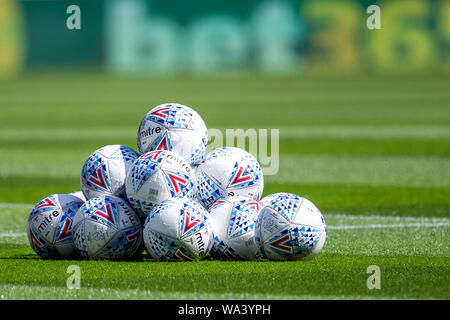 Bet365 Stadium, Stoke, Staffordshire, Royaume-Uni. 17Th Aug 2019. Championnat de football anglais, Stoke City contre Derby County ; Boules sont prêtes pour l'échauffement - strictement usage éditorial uniquement. Pas d'utilisation non autorisée avec l'audio, vidéo, données, listes de luminaire, club ou la Ligue de logos ou services 'live'. En ligne De-match utilisation limitée à 120 images, aucune émulation. Aucune utilisation de pari, de jeux ou d'un club ou la ligue/player Crédit : publications Plus Sport Action Images/Alamy Live News Banque D'Images