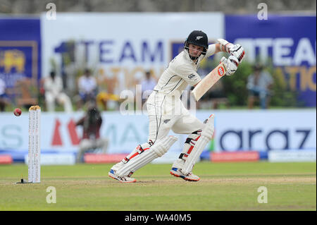 Galle, Sri Lanka. Août 17, 2019. Batteur de Nouvelle-Zélande BJ Watling (L) jouer a tourné pendant deux jours du premier test match entre le Sri Lanka et la Nouvelle-Zélande au stade international de Galle (photo de Isuru Peiris/Pacific Press) Credit : Pacific Press Agency/Alamy Live News Banque D'Images