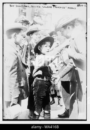 Scout, Paris, vente de médailles Journee francaise Banque D'Images
