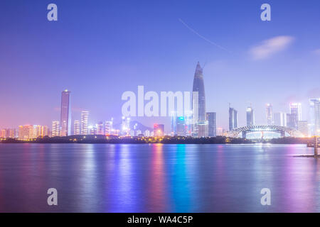 Shenzhen bay area houhai de nuit Banque D'Images