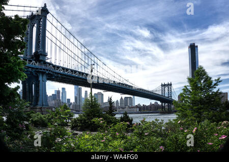 Manhattan Bridge le matin, New York, Manhattan, l'East River, Banque D'Images