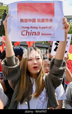 Rassemblement de solidarité de Hong Kong contre la protestation, Trafalgar Square, Londres. UK Banque D'Images