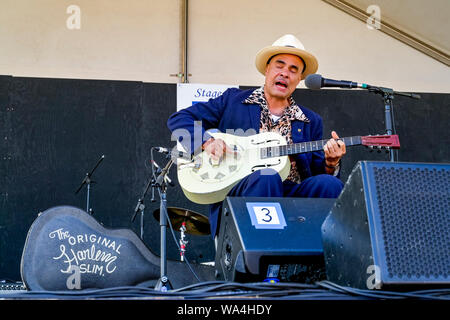 Frère Tito Deler, Vancouver Folk Music Festival, Vancouver, British Columbia, Canada Banque D'Images