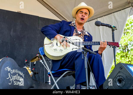 Frère Tito Deler, Vancouver Folk Music Festival, Vancouver, British Columbia, Canada Banque D'Images