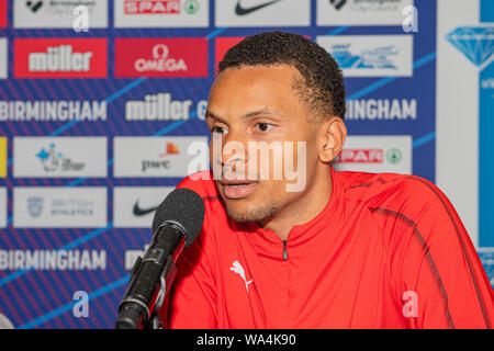 BIRMINGHAM, Royaume-Uni. Août 17, 2019. André de Grasse du Canada (100m - Triple médaillé olympique, 2016) au cours du Grand Prix de Birmingham 2019 Muller Conférence de presse pré-événement du Crowne Plaza Hotel le Samedi, Août 17, 2019 à Birmingham en Angleterre. Credit : Taka G Wu/Alamy Live News Banque D'Images