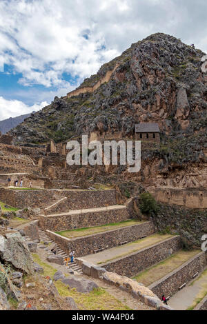 Ruines d'Ollantaytambo : ruines de signification religieuse en grande partie, la dernière et la plus importante des structures défensives de l'époque inca, la Vallée Sacrée des Incas Banque D'Images