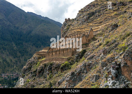 Ruines d'Ollantaytambo : ruines de signification religieuse en grande partie, la dernière et la plus importante des structures défensives de l'époque inca, la Vallée Sacrée des Incas Banque D'Images