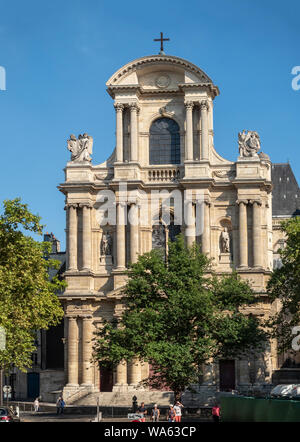 PARIS, FRANCE - 02 AOÛT 2018 : vue extérieure de l'église Saint-Gervais-et-Saint-Protais sur la place Saint-Gervais dans le quartier du Marais Banque D'Images