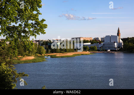 La Maison du Parlement, Finlandia Hall et Musée National tower vue sur Töölönlahti de Linnunlaulu à Helsinki, Finlande Banque D'Images