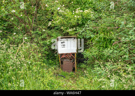 Pompe à essence ancienne de Naunton Gloucestershire, Royaume-Uni Banque D'Images