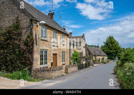 Le pittoresque village de Cotswold Naunton, Gloucestershire, Royaume-Uni Banque D'Images